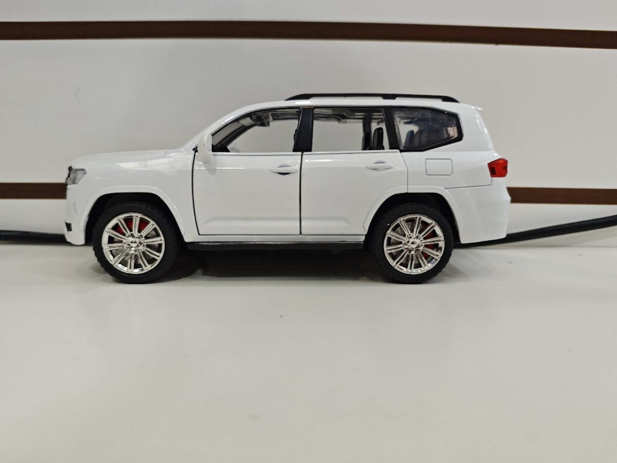 Машина TOYOTA LAND CRUISER мет. свет+звук Арт. W24111 2