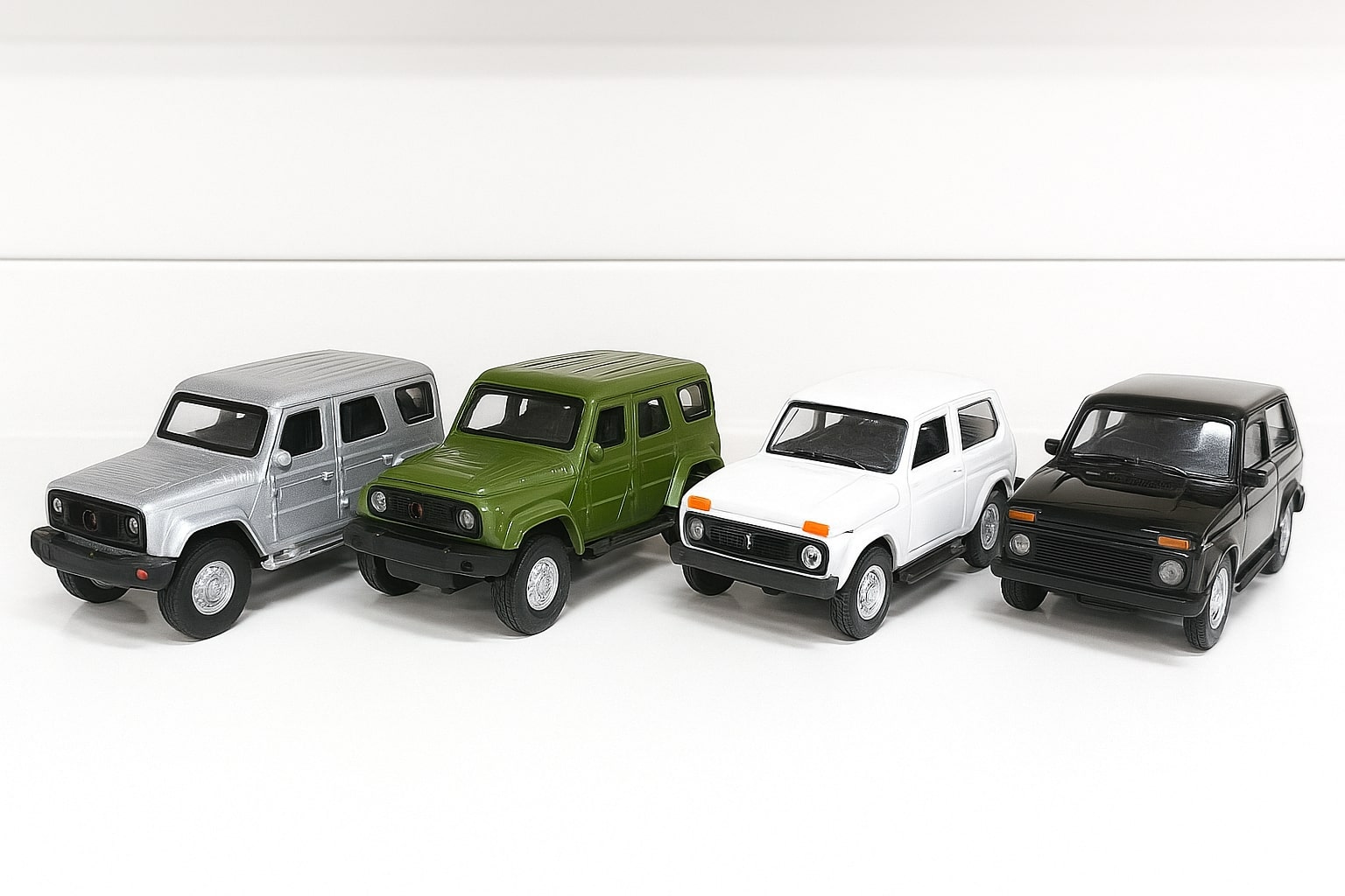 Машинка металлическая со светом и звуком Арт. TCC181-182-12D 1 Машинка металлическая со светом и звуком Арт. TCC181-182-12D 1